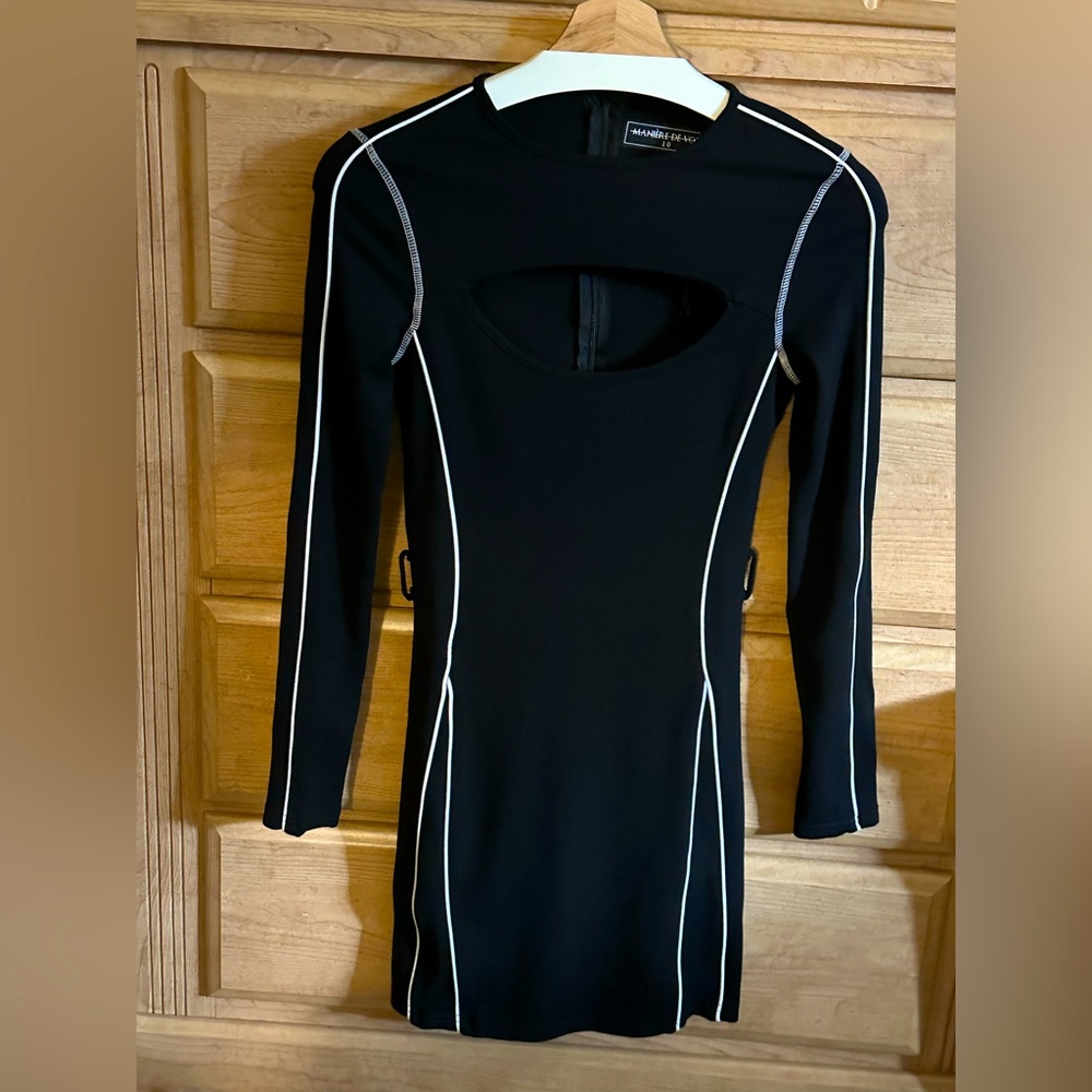 Maniere De Voir | Fitted Long Sleeve Mini Dress in Black/White Contrast | Sz:10